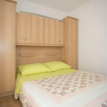 Ana Apartment *