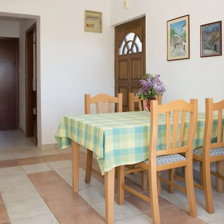 Apartment Ana